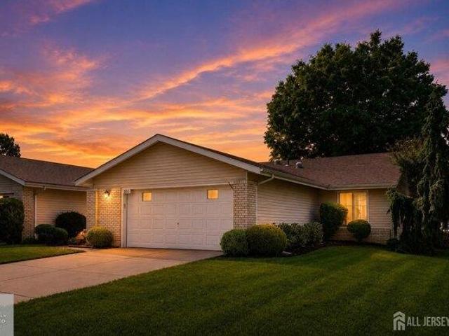 Condo for sale in Monroe Township, New Jersey