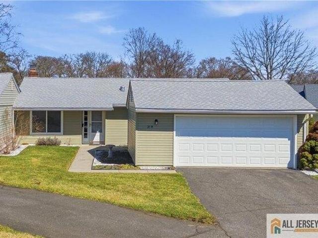 Condo for sale in Monroe Township, New Jersey