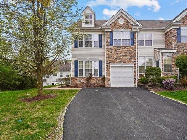 Condo for sale in Monroe, New York