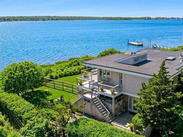 House for sale in Wainscott, New York
