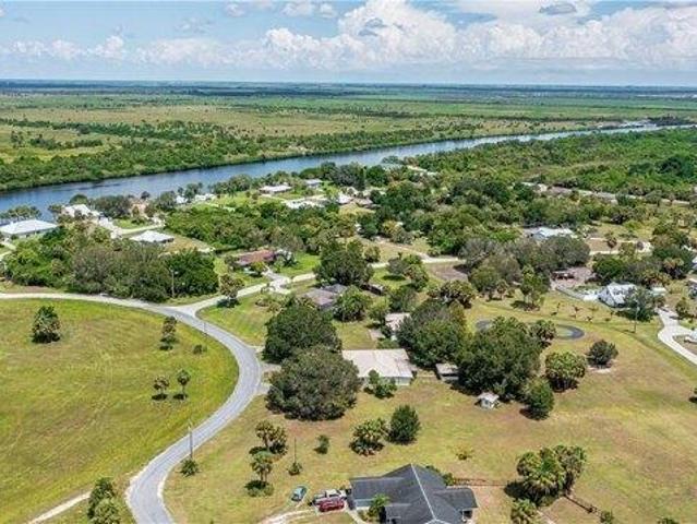 House for sale in Moore Haven, Florida
