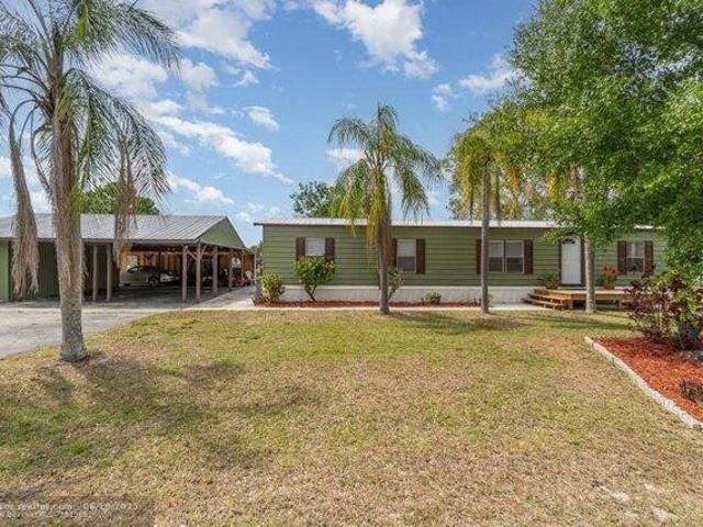 House for sale in Moore Haven, Florida