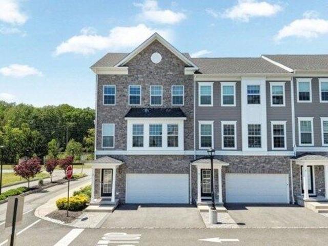 Condo for sale in Morris Plains, New Jersey