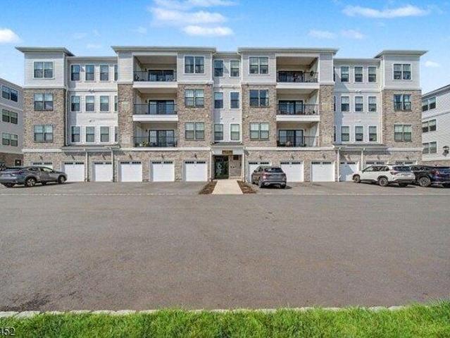 Condo for sale in Morris Plains, New Jersey
