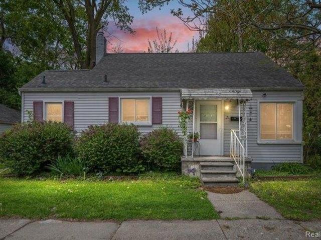 House for sale in Mount Clemens