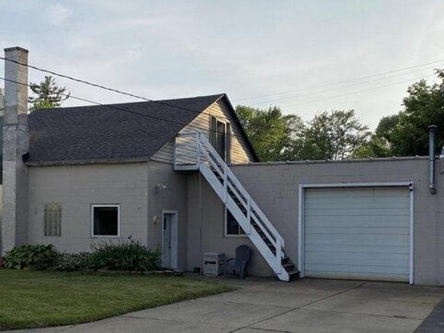 House for sale in Mount Clemens
