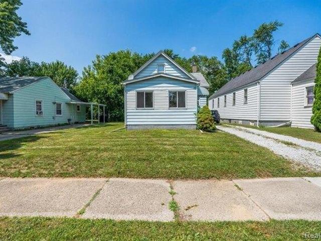 House for sale in Mount Clemens