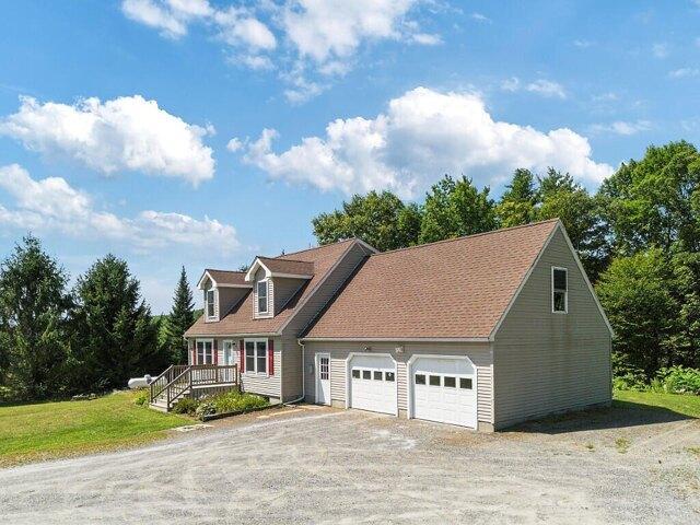 House for sale in Locks Corner, Mount Vernon