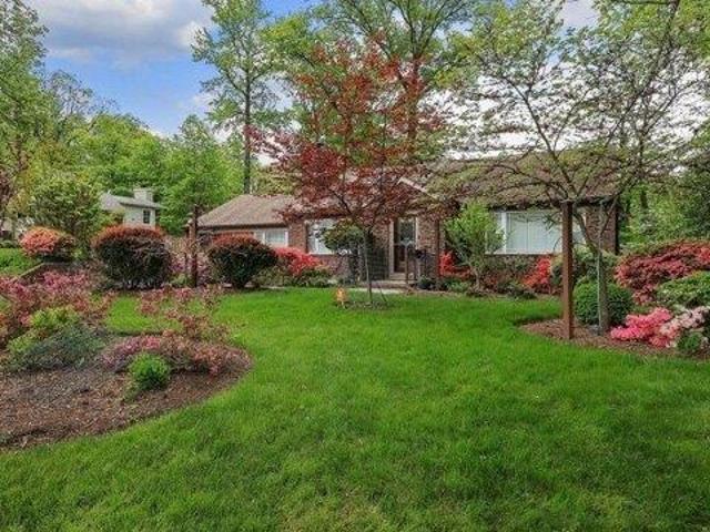 House for sale in Mountainside, New Jersey