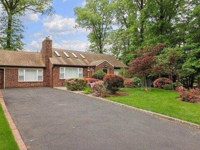 House for sale in Mountainside, New Jersey