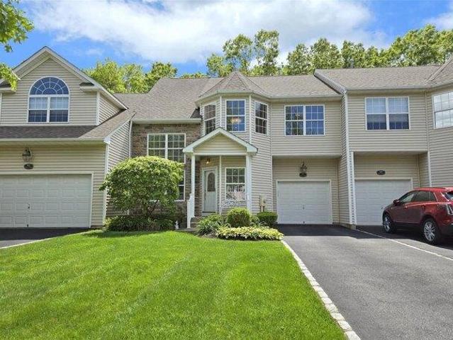 Condo for sale in Nesconset Condo for sale in Nesconset