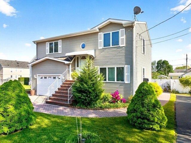 House for sale in Bristol, Massachusetts
