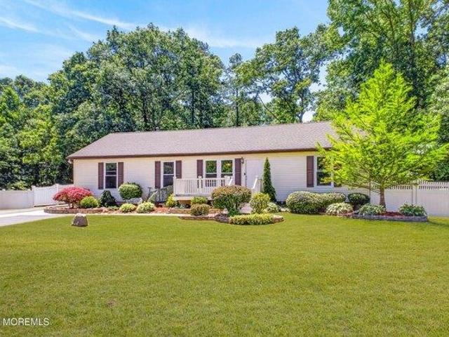 House for sale in Cream Ridge, New Jersey