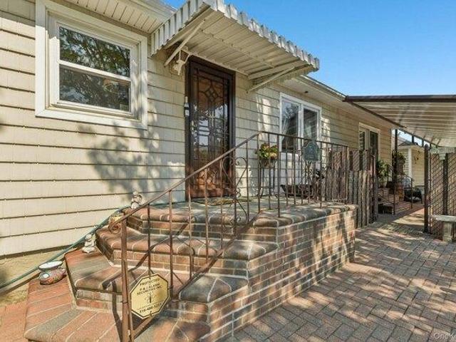 House for sale in Queens, Arverne