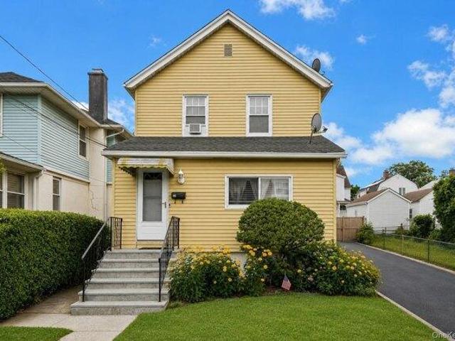 House for sale in New Rochelle, New York