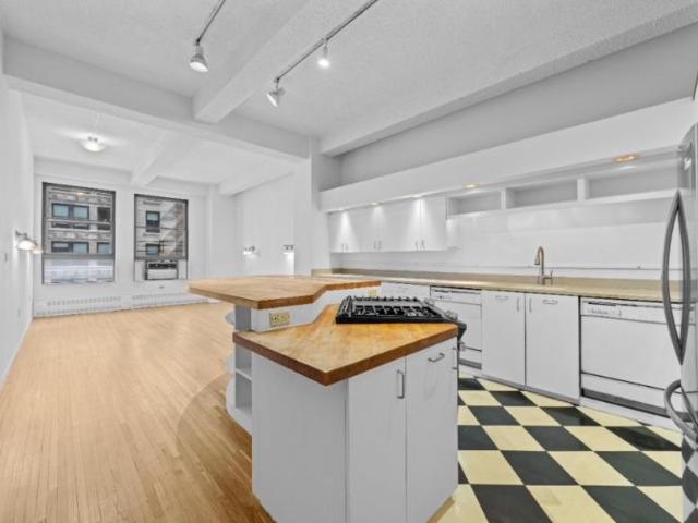 Apartment for sale in Arverne, New York