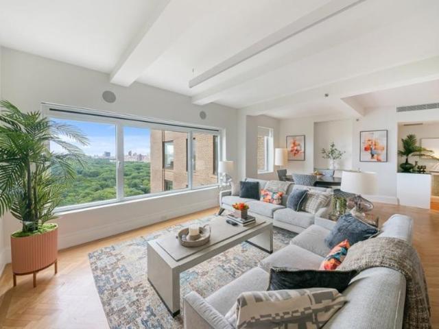 Condo for sale in Manhattan Community Board 5, New York