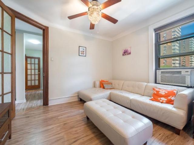 Apartment for sale in Arverne, New York