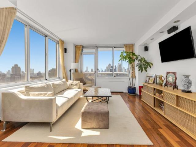 Condo for sale in Arverne, New York