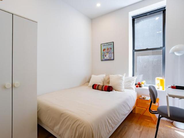 Room for rent in Arverne, New York