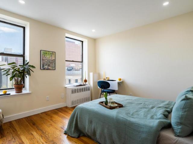 Room for rent in Arverne, New York