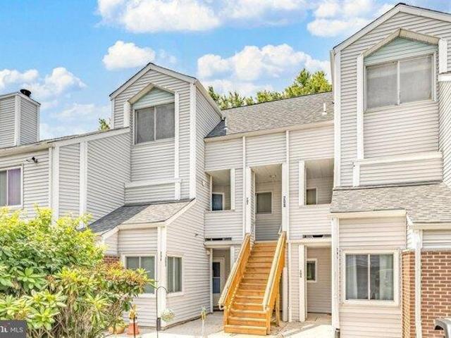 Condo for sale in Newark