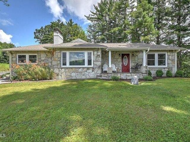House for sale in Newland, North Carolina