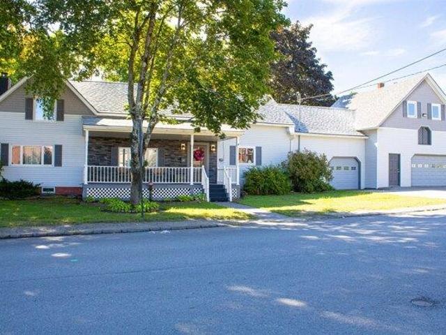 House for sale in Newport, Penobscot County