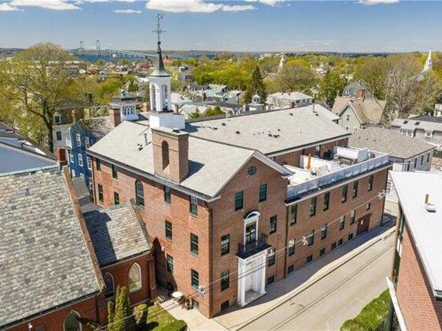 Condo for sale in Newport, Newport County