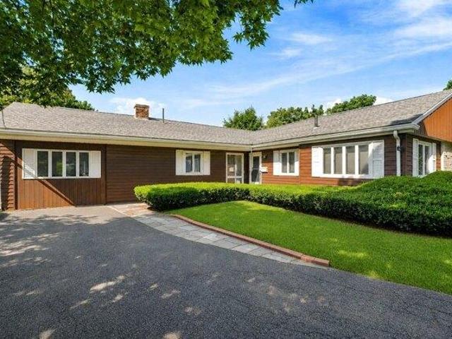 House for sale in West Newton, Newton