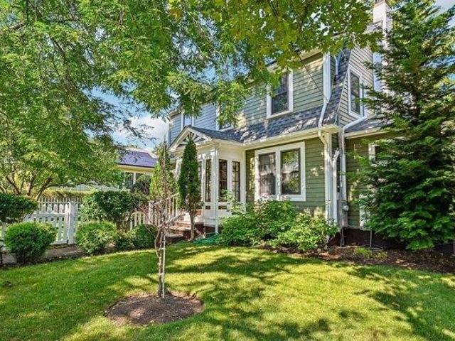 House for sale in Auburndale, Newton