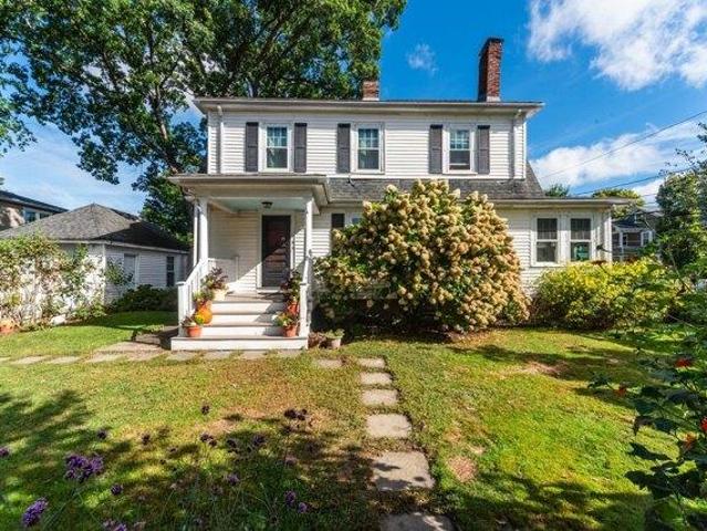 House for sale in West Newton, Newton