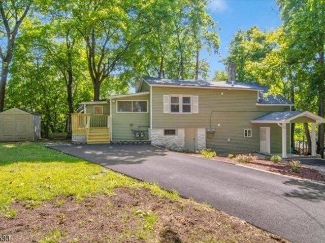 House for sale in Newton, New Jersey