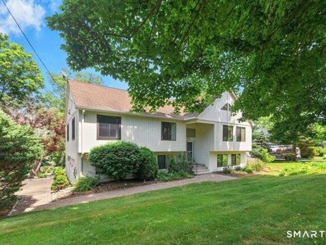 House for sale in Newtown