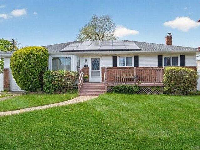 House for sale in Babylon, New York