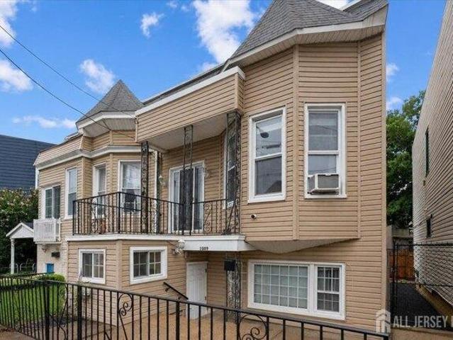 House for sale in Hudson, New Jersey