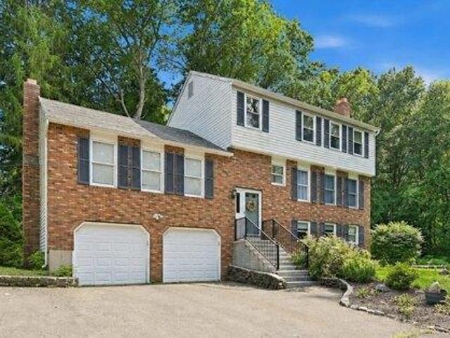 House for sale in North Haven, South Central Connecticut Planning Region
