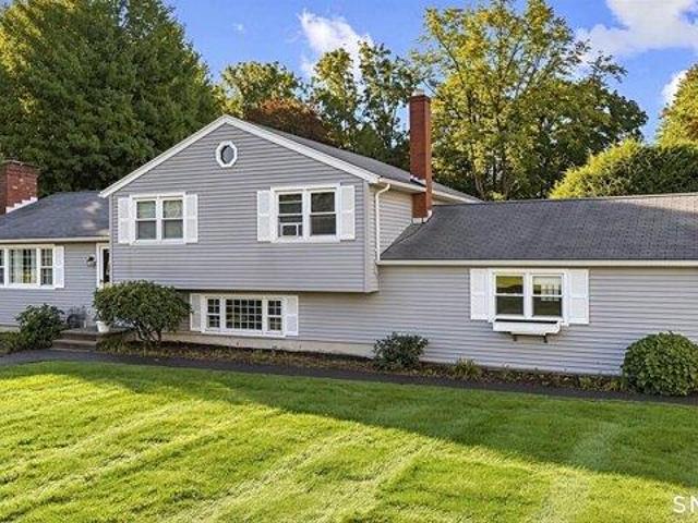 House for sale in North Haven, South Central Connecticut Planning Region