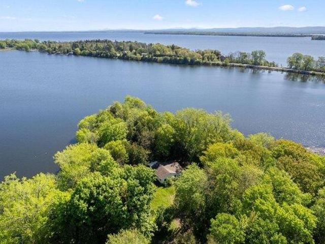 House for sale in North Hero