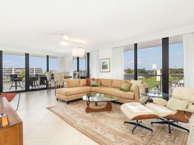 Apartment for sale in North Palm Beach, Florida