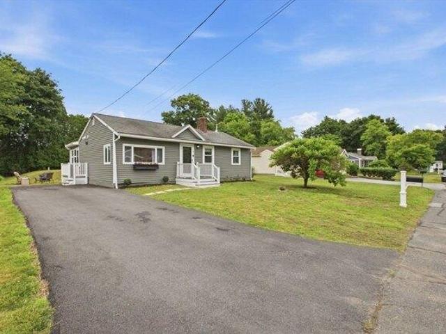 House for sale in North Reading, Massachusetts