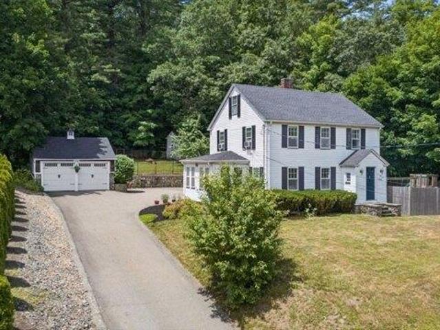 House for sale in North Reading, Massachusetts