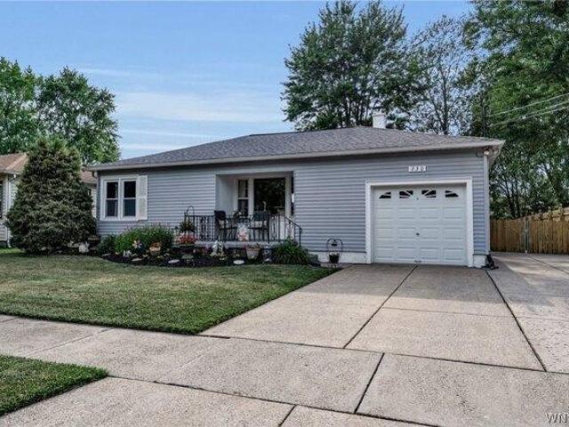 House for sale in Niagara, New York
