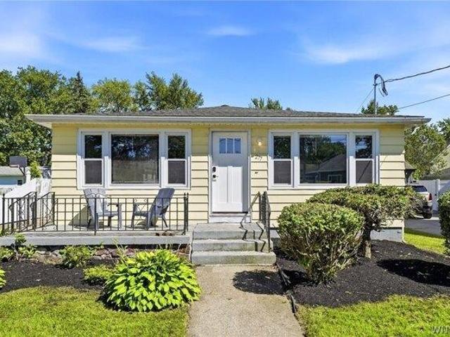 House for sale in Niagara, New York