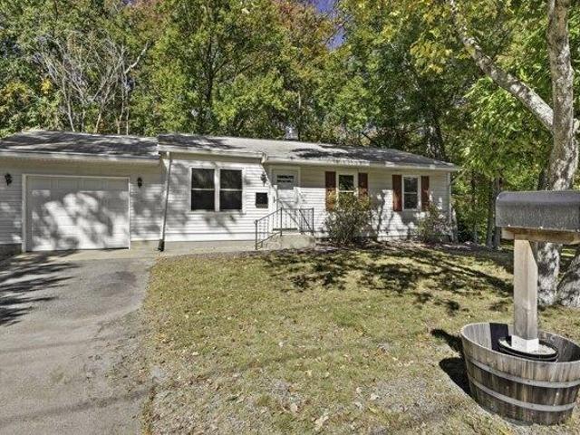 House for sale in Northbridge Center, Northbridge