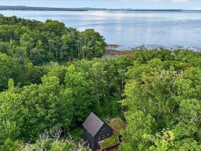 House for sale in East Northport, Northport