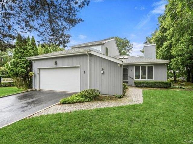 Condo for sale in Huntington, New York