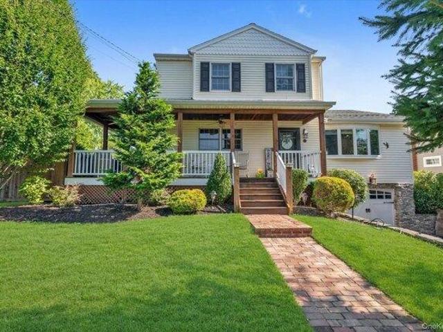 House for sale in Huntington, New York