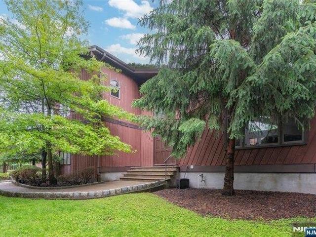 House for sale in Northvale, New Jersey