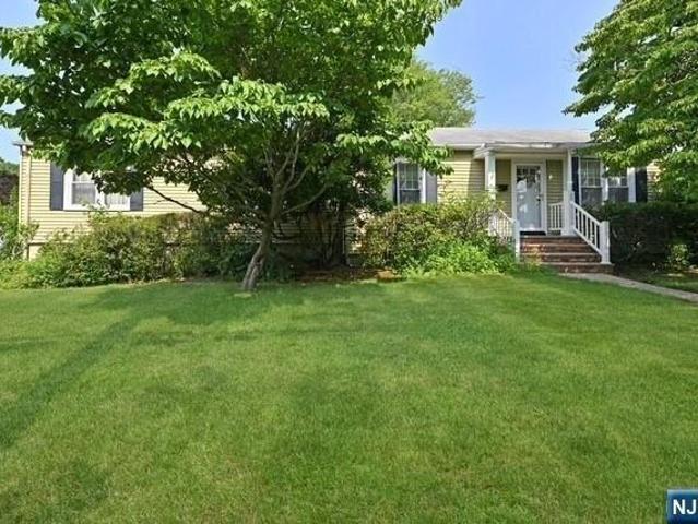 House for sale in Northvale, New Jersey